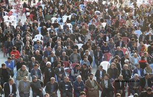 تصاویری از انتظار مردم باشت برای ورود مختار (سید قدرت حسینی)