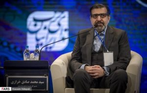 رئیس جمهوربه جای پذیرش قصورها و عذرخواهی علّت مشکلات را تحریمهای آمریکا میداند رئیس جمهوربه جای پذیرش قصورها و عذرخواهی علّت مشکلات را تحریمهای آمریکا میداند