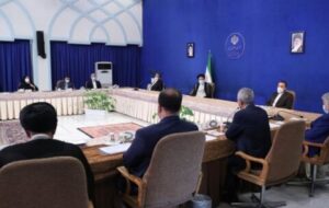 حضور حجت الاسلام رئیسی در جلسه هیات دولت/ ارائه گزارش از  وضعیت کالاهای اساسی و دارو به رئیس جمهور