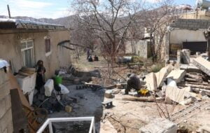 رنج کارگران شهرداری در شهر  زلزله زده سی سخت