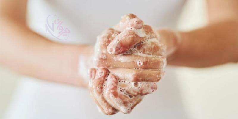 شستن دست هایی که بیماری پوستی دارند
