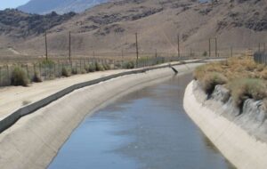 کانال‌های آبیاری روباز دشت میناب با لوله‌ جایگزین می‌شوند