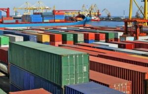 تراز تجاری کشور مثبت شد/ صادرات ۵ میلیارد دلاری از گمرکات