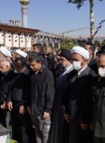 مراسم خاکسپاری۶ شهید حادثه تروریستی شیراز در حرم شاهچراغ(ع) برگزار شد