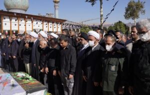 مراسم خاکسپاری۶ شهید حادثه تروریستی شیراز در حرم شاهچراغ(ع) برگزار شد