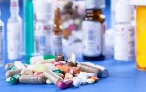 در اجرای طرح دارویار بیشتر بر تامین دارو با نسخه تاکید می‌شود