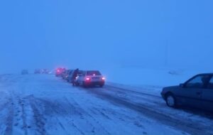 باز بودن همه جاده‌های کهگیلویه و بویراحمد با وجود بارش برف/ مسافران و رانندگان با  ۱۴۱ تماس بگیرند