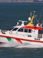 عملیات نجات خدمه ۲ لنج تجاری در مسیر گناوه – دبی انجام شد