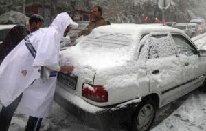 خدمات‌دهی شهرداری یاسوج با 150 نفر در برف/ گلایه از بی‌تفاوتی رانندگان و یک توصیه