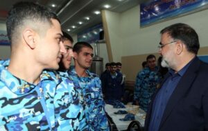 امیر واحدی شب یلدا را با سربازان نیروی هوایی ارتش گذراند