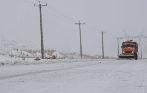 بارش برف در نقاط سردسیری و محورهای کهگیلویه و بویراحمد+ تصاویر