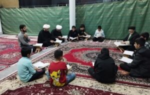 رفیقانه امام جمعه باشت با نوجوانان مسجدی+تصویر