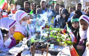 شهدا میهمان دانش‌آموزان یاسوجی+ تصاویر