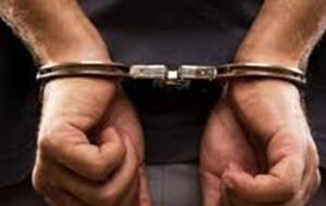 دستگیری سارق محتویات درون خودرو با 22 فقره سرقت در گچساران