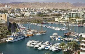 گلوبز: ایلات از تفرجگاه گردشگری به پناهگاه آوارگان از حملات فلسطین تبدیل شده است گلوبز: ایلات از تفرجگاه گردشگری به پناهگاه آوارگان از حملات فلسطین تبدیل شده است