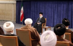 امام خامنه‌ای در دیدار خبرگان: نمایندگان جدید مراقب باشند با ستیزه‌گری‌ دشمن‌پسند کام ملت تلخ نشود