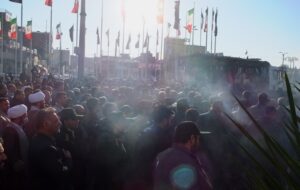 وداع باشکوه مردم گچساران با لاله‌های گمنام فاطمی+ تصاویر