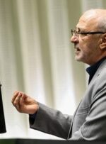 بازار غیرقانونی ارز در تیررس مجلس؛تفحص از بانک مرکزی کلید خورد/حاجیدلیگانی: بانک مرکزی بازار قاچاق ارز را مبنای تصمیمگیری قرار داده است بازار غیرقانونی ارز در تیررس مجلس؛تفحص از بانک مرکزی کلید خورد/حاجیدلیگانی: بانک مرکزی بازار قاچاق ارز را مبنای تصمیمگیری قرار داده است