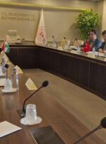 نقش گسترش زیرساختهای جادهای، ریلی، هوایی و دریایی بر توسعه همکاریهای اقتصادی دو کشور/ گسترش بازارچههای مرزی موجب بهبود وضعیت معیشیت مرزنشینان میشود نقش گسترش زیرساختهای جادهای، ریلی، هوایی و دریایی بر توسعه همکاریهای اقتصادی دو کشور/ گسترش بازارچههای مرزی موجب بهبود وضعیت معیشیت مرزنشینان میشود