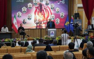 شب شعر آیینی «فانوس خونین» در گچساران+ تصاویر شب شعر آیینی «فانوس خونین» در گچساران+ تصاویر