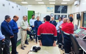 دیدار مدیرعامل نفت و گاز گچساران با کارکنان تاسیسات نفت و گاز نرگسی+تصاویر