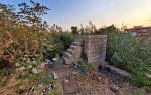 فاضلاب بیمارستانی در رگهای محله سادات+ تصاویر فاضلاب بیمارستانی در رگهای محله سادات+ تصاویر