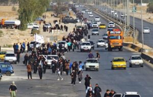 پیاده‌روی «جاماندگان اربعین» درگچساران/ تبلور «شور حسینی» در مسیر حرم امامزاده جعفر+ تصاویر