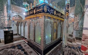 زیارتگاه «امامزاده جعفر» در بام نفت ایران+ تصاویر زیارتگاه «امامزاده جعفر» در بام نفت ایران+ تصاویر