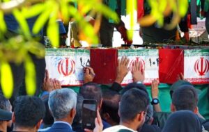 وداع جانسوز گچسارانیها با لالههای فاطمی+ فیلم وداع جانسوز گچسارانیها با لالههای فاطمی+ فیلم