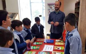 پای دردِ دل کتابدار گچسارانی در هفته کتاب+ تصاویر پای دردِ دل کتابدار گچسارانی در هفته کتاب+ تصاویر