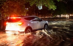 آبگرفتگی معابر و مشکلات شهروندان در گچساران آبگرفتگی معابر و مشکلات شهروندان در گچساران