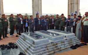 تجدید میثاق مسئولان گچساران با شهدا+ تصاویر تجدید میثاق مسئولان گچساران با شهدا+ تصاویر