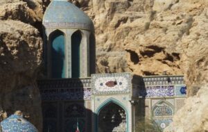 حال و هوای بارانی حرم مطهر بیبی حکیمه(س) در گچساران حال و هوای بارانی حرم مطهر بیبی حکیمه(س) در گچساران