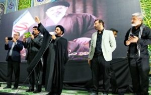 لحظه تاریخی اعلام سومین رهبر انقلاب در شب قدر گچساران+ فیلم لحظه تاریخی اعلام سومین رهبر انقلاب در شب قدر گچساران+ فیلم