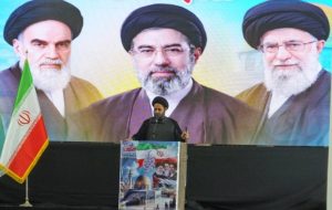 ملت بزرگ ایران هرگز در برابر ظلم کوتاه نخواهد آمد ملت بزرگ ایران هرگز در برابر ظلم کوتاه نخواهد آمد