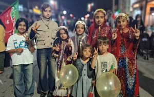 موج چهلونهم همدلی در بام نفت ایران موج چهلونهم همدلی در بام نفت ایران