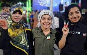 موج ۶۴ همدلی گچسارانیها در میدان حماسه موج ۶۴ همدلی گچسارانیها در میدان حماسه